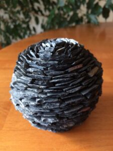 2016-09 Stéphanie : ardoise sur boule polystyrène